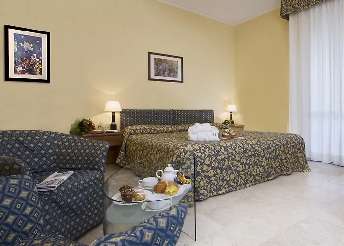 Savoy 4* Πέζαρο