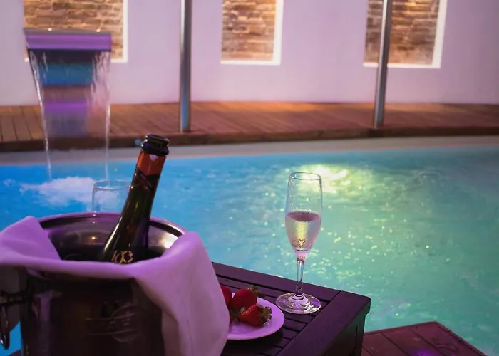 Savoy Ξενοδοχείο Πέζαρο