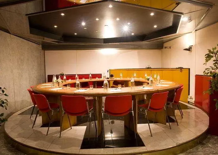 Savoy Ξενοδοχείο Πέζαρο