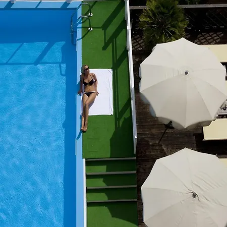 Savoy Hotel 4*