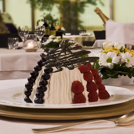 Готель Savoy Пезаро