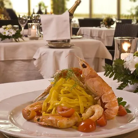 Szálloda Savoy Pesaro